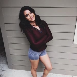 Meet your Posher, Elisa